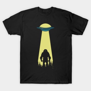 bigfoot ufo Abduction Sasquatch T-Shirt